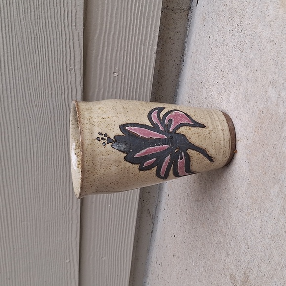 Vintage artist signed speckle pottery vase - Picture 8 of 8